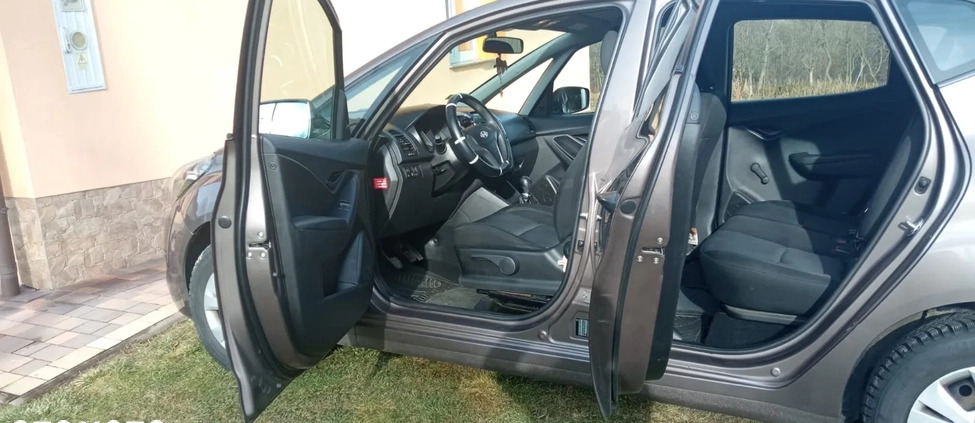 Hyundai ix20 cena 24500 przebieg: 139000, rok produkcji 2011 z Jędrzejów małe 106